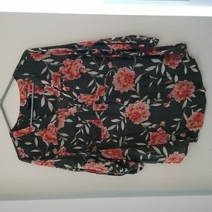 Euc Torrid floral rayon harper pull over top size 1x 14-16